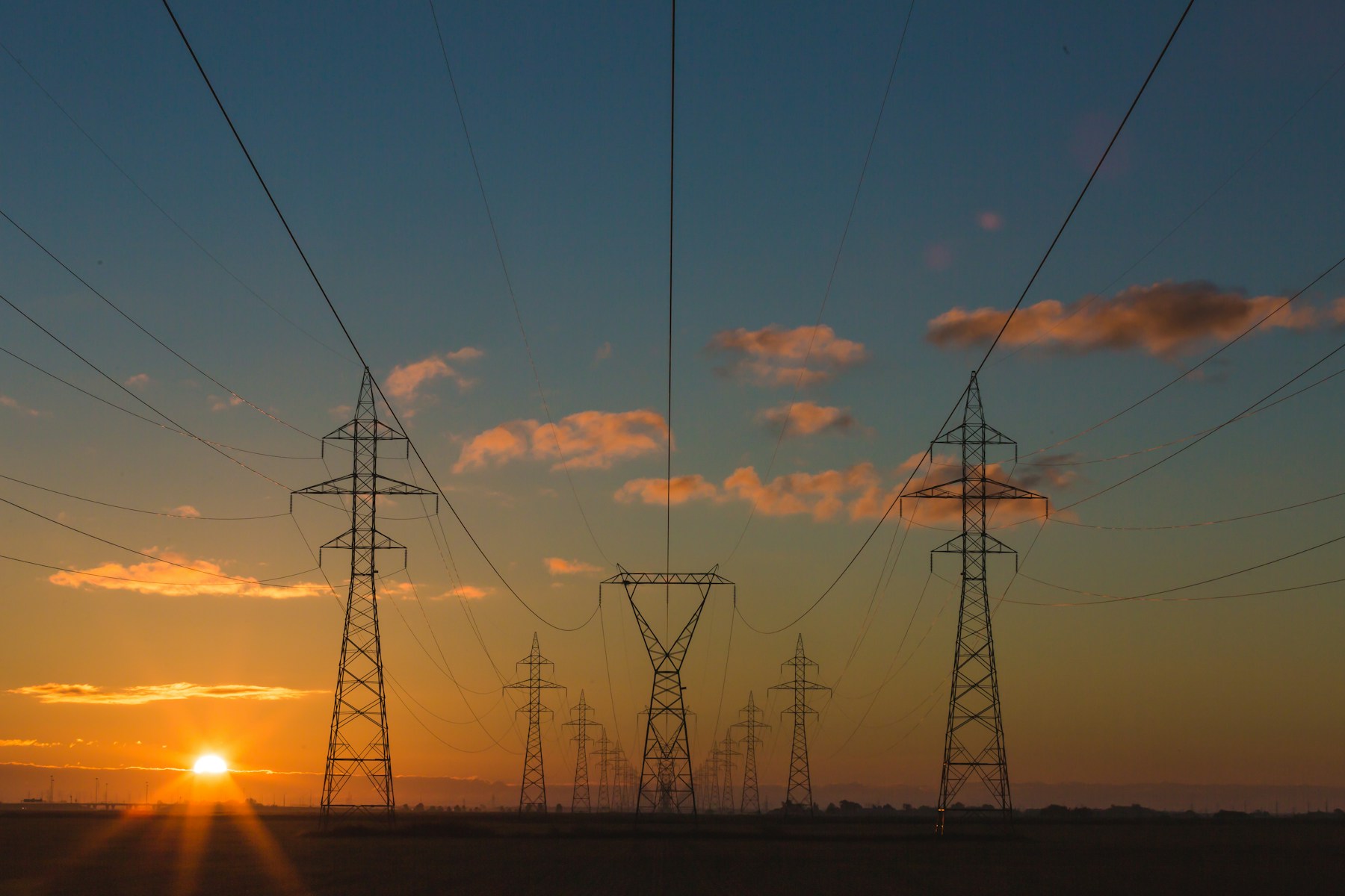 Modern industrial power plant and electricity infrastructure
